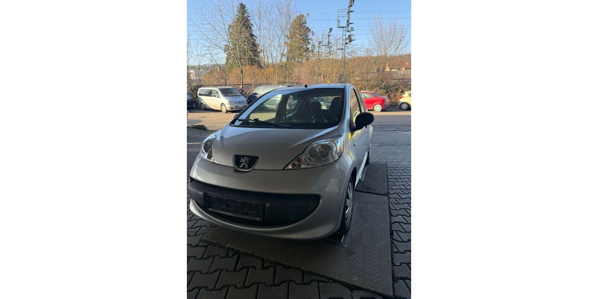 Peugeot 107 151.236 km 1.850 &euro; Korntal 70825