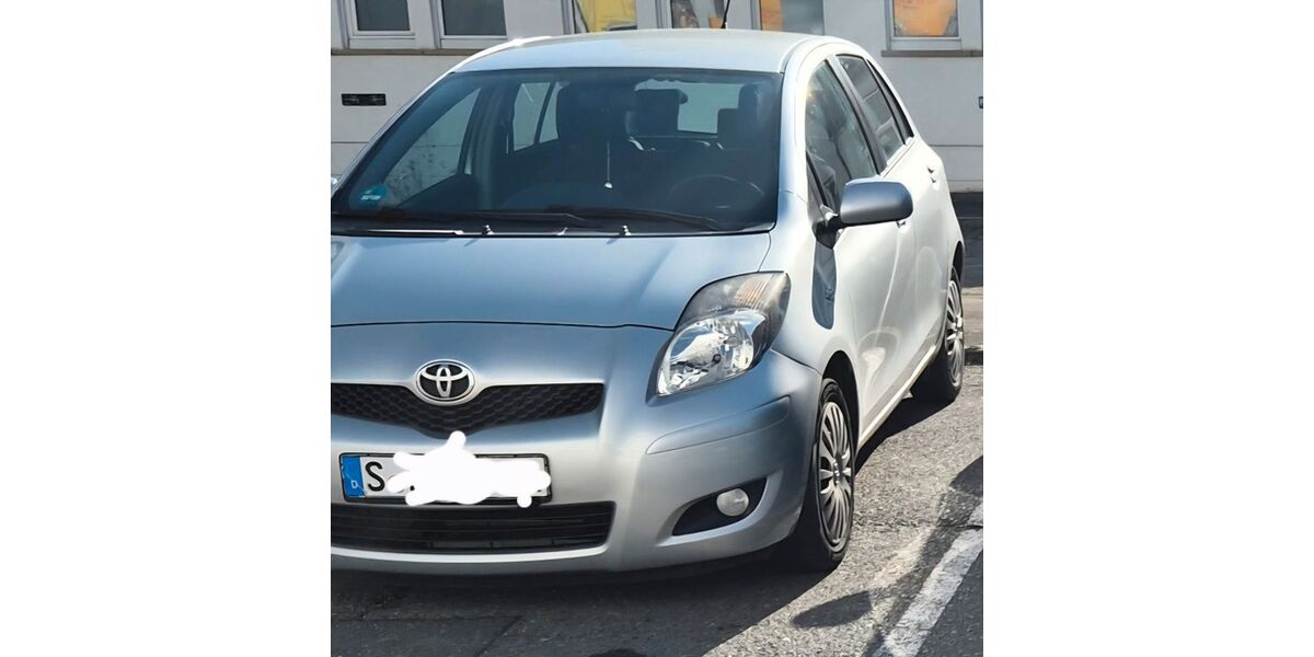 Toyota Yaris 148.563 km 3.500 &euro; Stuttgart 70599