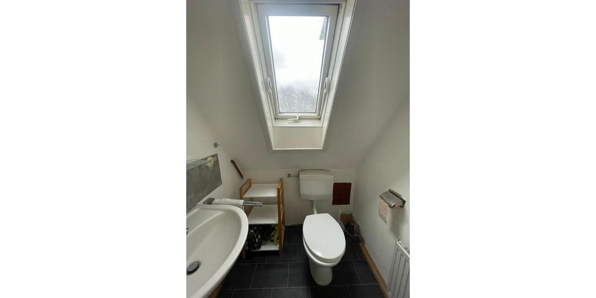 Dachgeschoßwohnung Stuttgart Vaihingen - 2 Zimmer, 35 m&sup2;, 500&euro; | Angebot:25900827