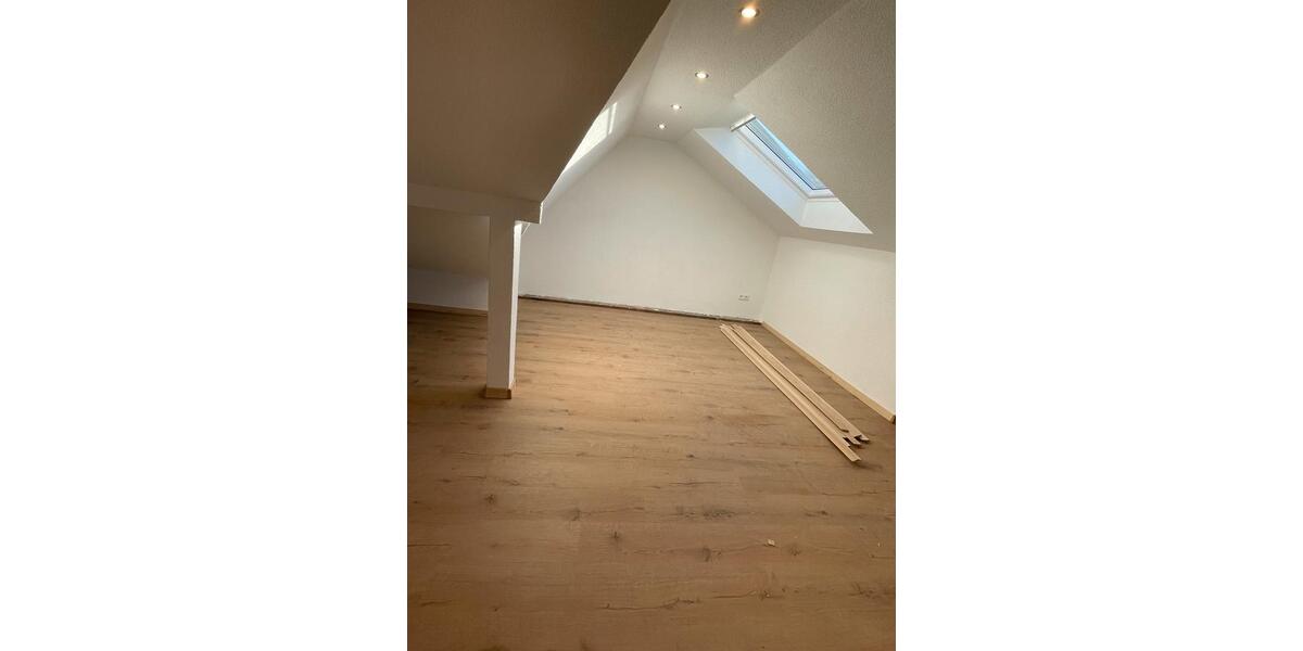 Etagenwohnung Weinstadt - 4 Zimmer, 80 m&sup2;, 1.450&euro; | Angebot:25569297