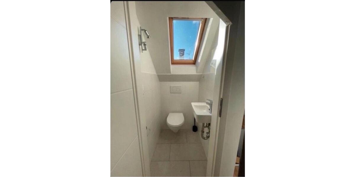Dachgeschoßwohnung Stuttgart Stuttgart-Süd - 5 Zimmer, 100 m&sup2;, 500&euro; | Angebot:26688446