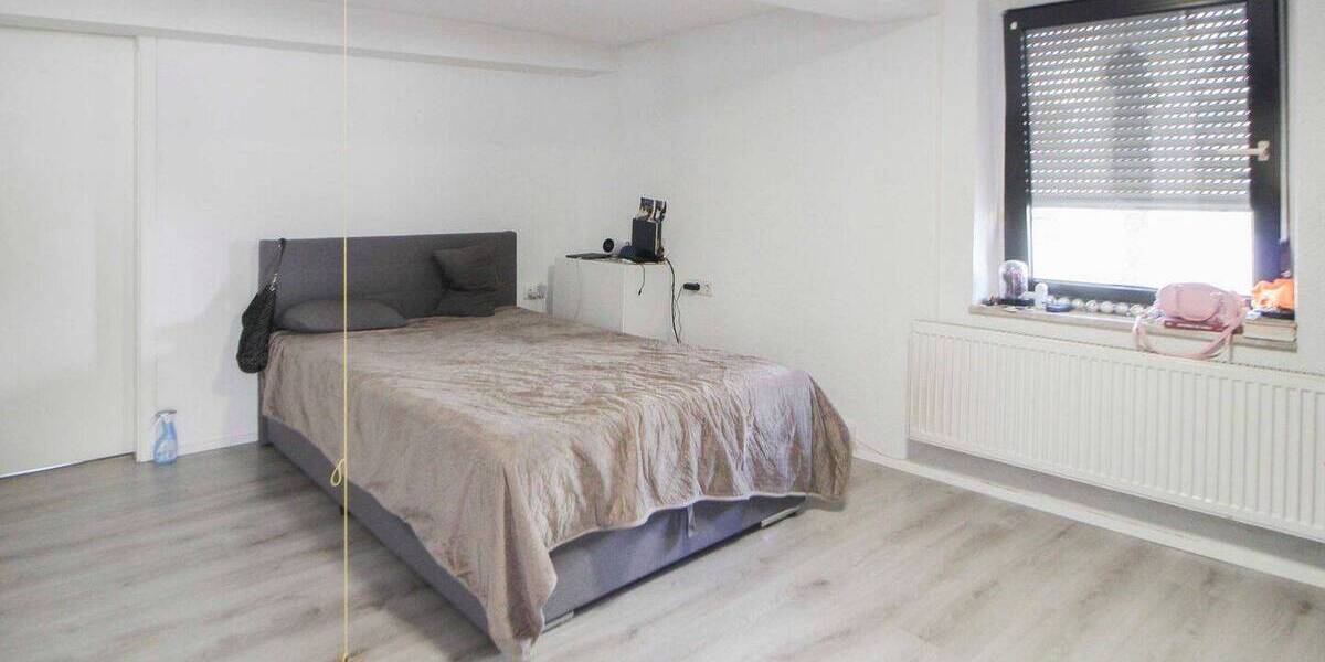 Doppelhaushälfte Stuttgart Weilimdorf - 7 Zimmer, 170 m&sup2;, 449.000&euro; | Angebot:26418230