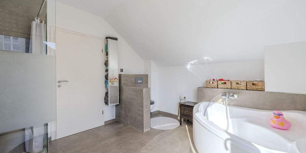 Einfamilienhaus Ilsfeld / Auenstein Auenstein - 6 Zimmer, 136 m&sup2;, 749.000&euro; | Angebot:25802180