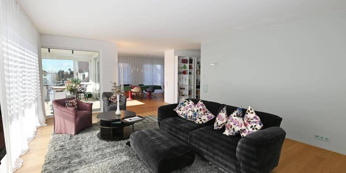 Etagenwohnung Ludwigsburg Ost - 4 Zimmer, 196 m&sup2;, 2.350&euro; | Angebot:25662459