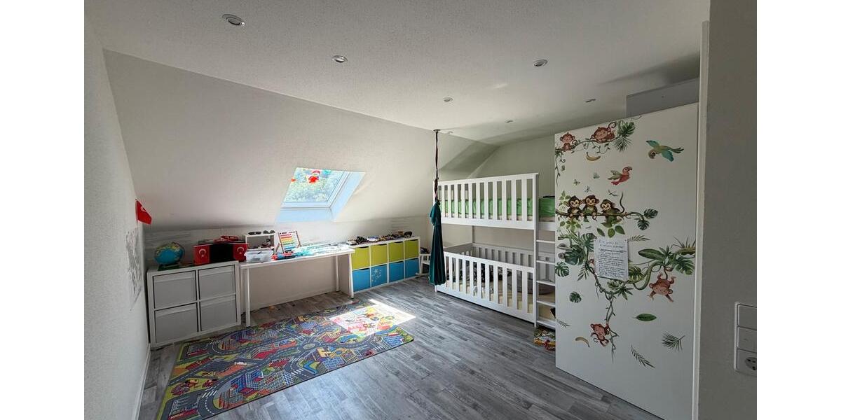 Einfamilienhaus Sachsenheim - 7 Zimmer, 230 m&sup2;, 900.000&euro; | Angebot:26957350