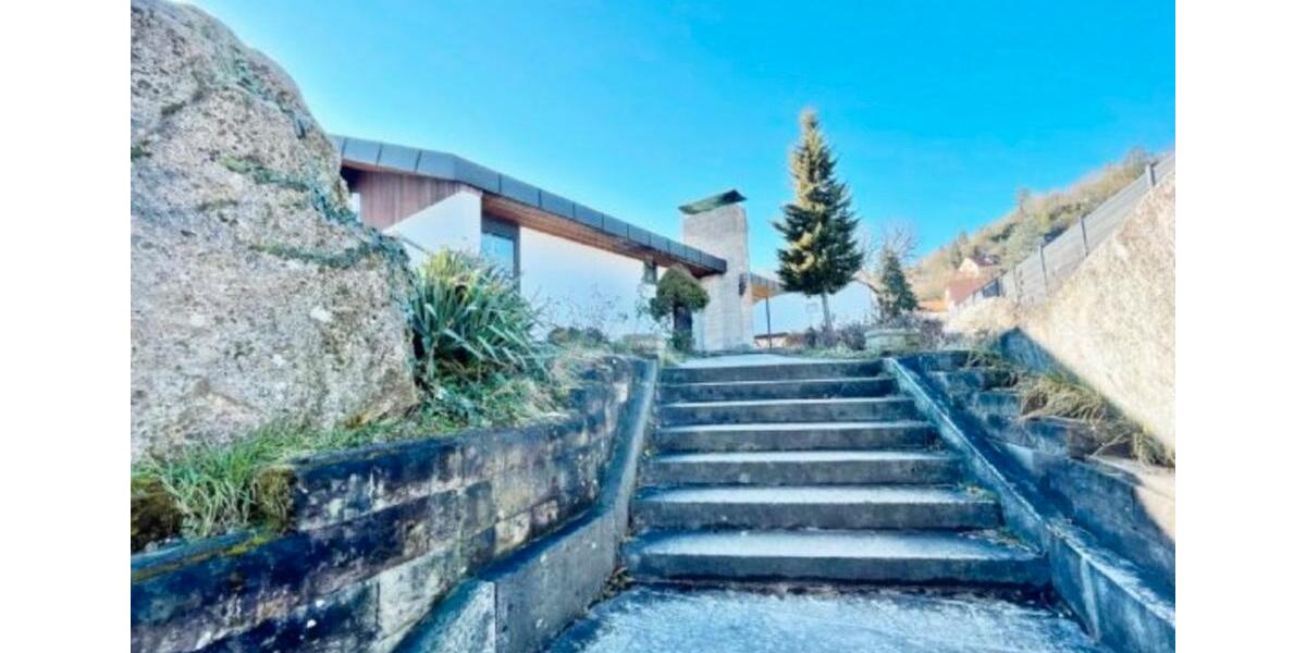 Einfamilienhaus Esslingen am Neckar Brühl - 6 Zimmer, 230 m&sup2;, 3.350&euro; | Angebot:27620333