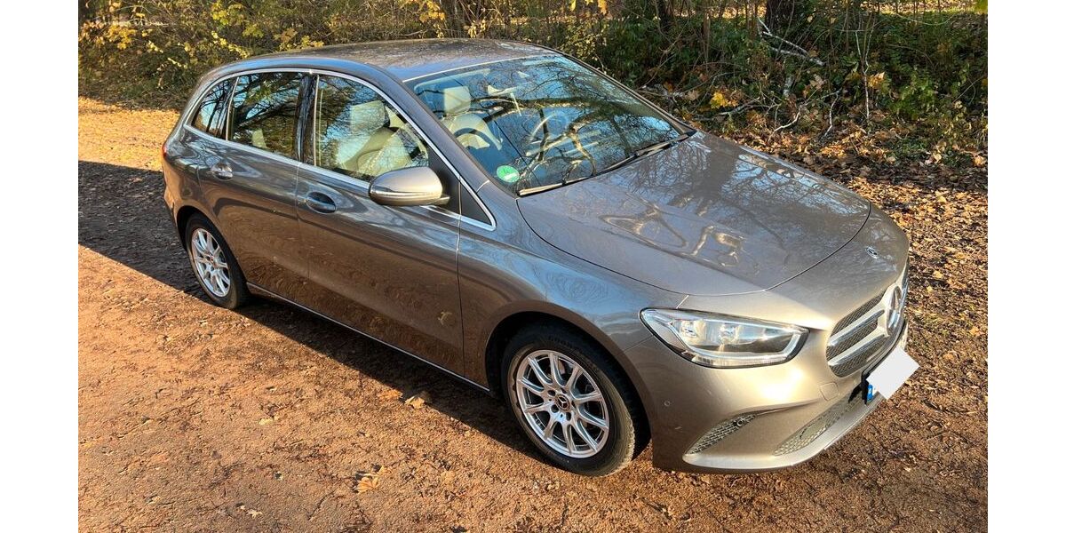 Mercedes-Benz B 180 39.885 km 21.200 &euro; Stuttgart 70192