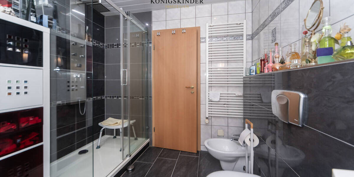 Mehrfamilienhaus, Wohnhaus Stuttgart / Zuffenhausen Zuffenhausen - 1 Zimmer, 330 m&sup2;, 1.299.000&euro; | Angebot:25683088