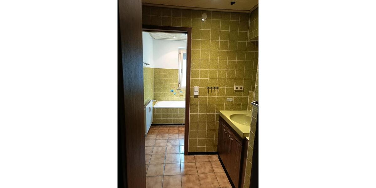 Erdgeschoßwohnung Lauffen am Neckar - 4 Zimmer, 91 m&sup2;, 1.000&euro; | Angebot:25851465