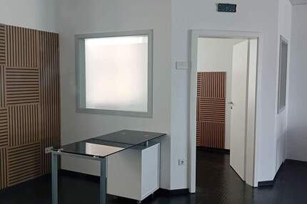 Gewerbeobjekt Schorndorf - 2 Zimmer, 70 m&sup2;, 560&euro; | Angebot:25674698