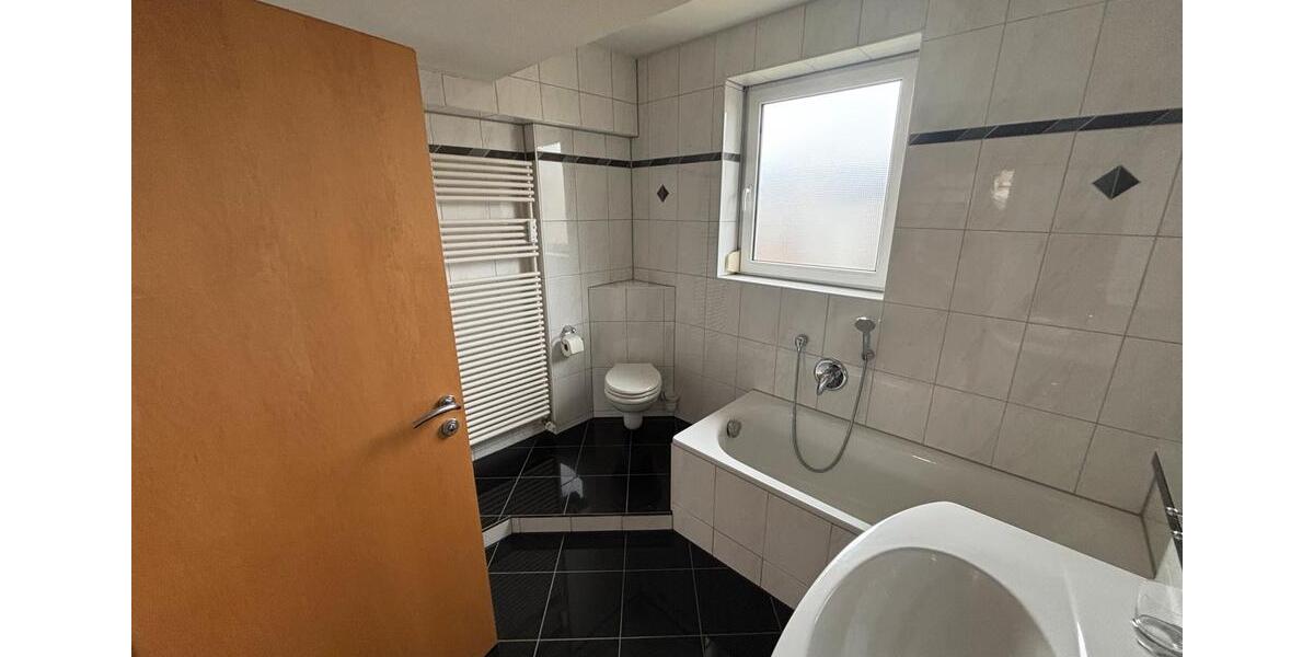 Dachgeschoßwohnung Deizisau - 3.5 Zimmer, 90 m&sup2;, 1.200&euro; | Angebot:25923476