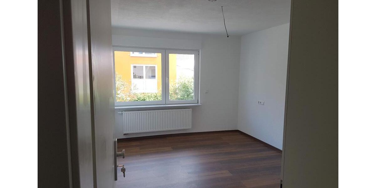 Reihenhaus Esslingen am Neckar Hegensberg - 6 Zimmer, 130 m&sup2;, 645.000&euro; | Angebot:26780220