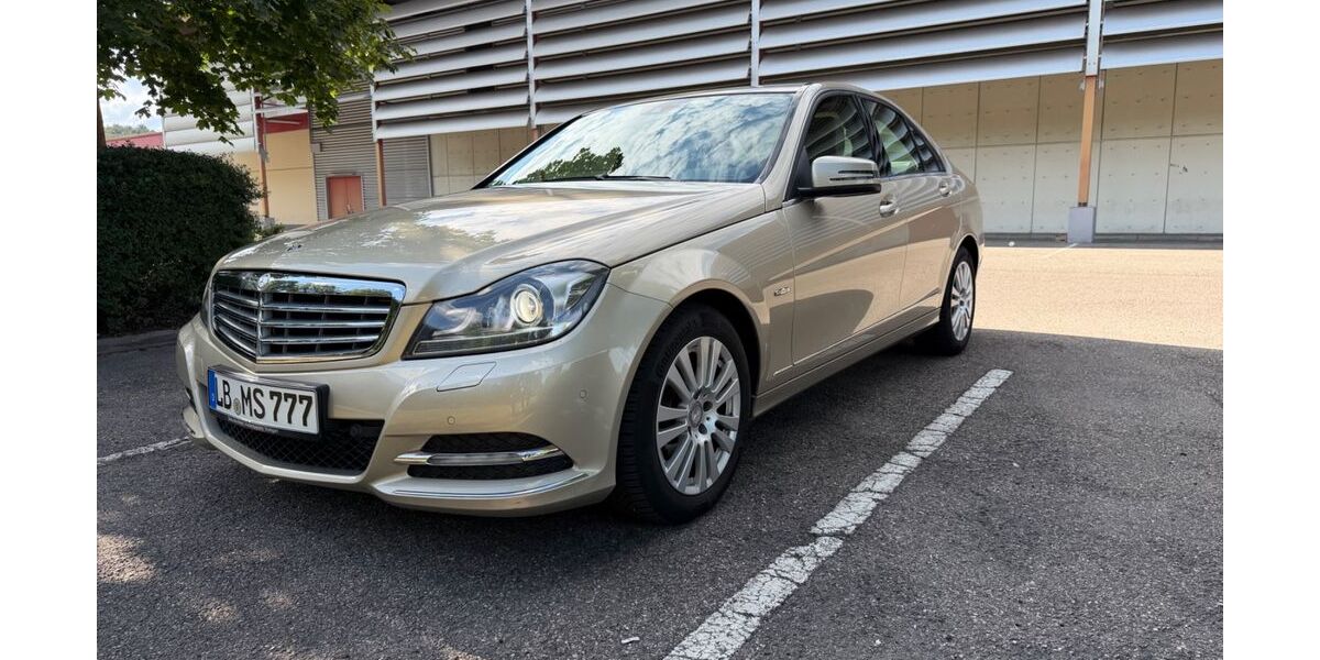 Mercedes-Benz C 250 129.000 km 10.300 &euro; Stuttgart 70565
