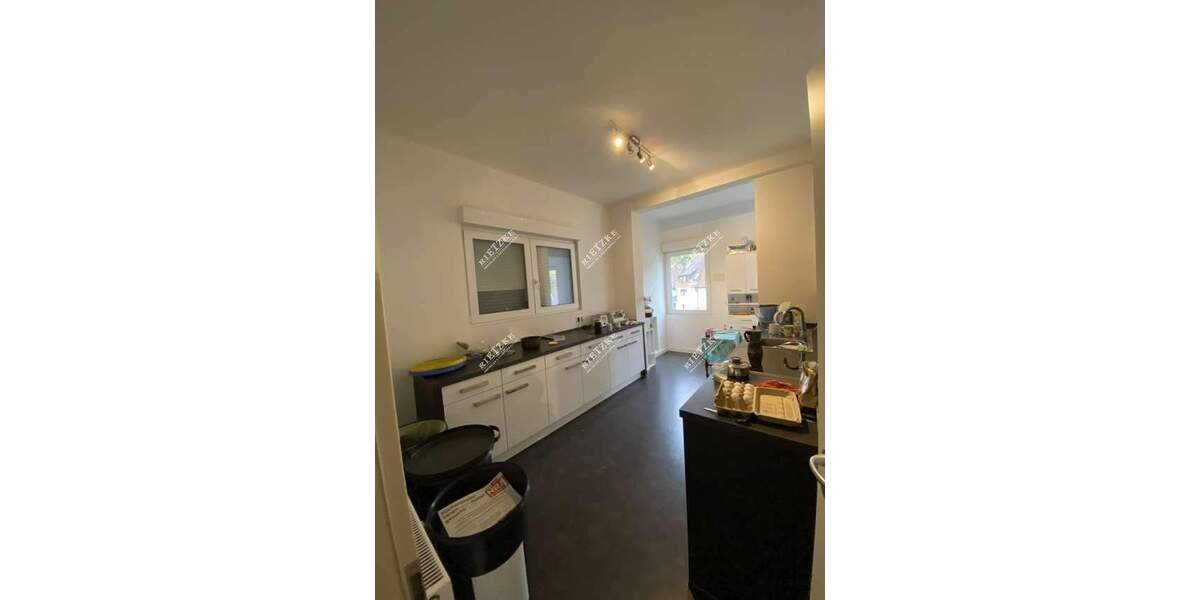 Zimmer Stuttgart Obertürkheim - 4 Zimmer, 115 m&sup2;, 1.380&euro; | Angebot:25726385