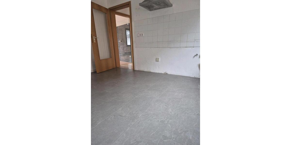 Erdgeschoßwohnung Stuttgart Luginsland - 2 Zimmer, 60 m&sup2;, 900&euro; | Angebot:25145559