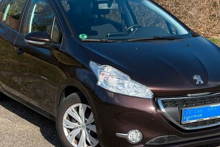Peugeot 208 77.000 km 6.499 &euro; Asperg 71679