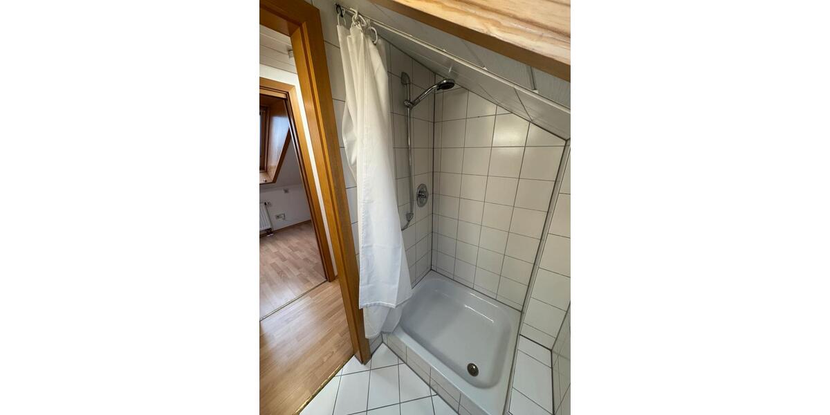 Dachgeschoßwohnung Plochingen - 2 Zimmer, 35 m&sup2;, 550&euro; | Angebot:26039064