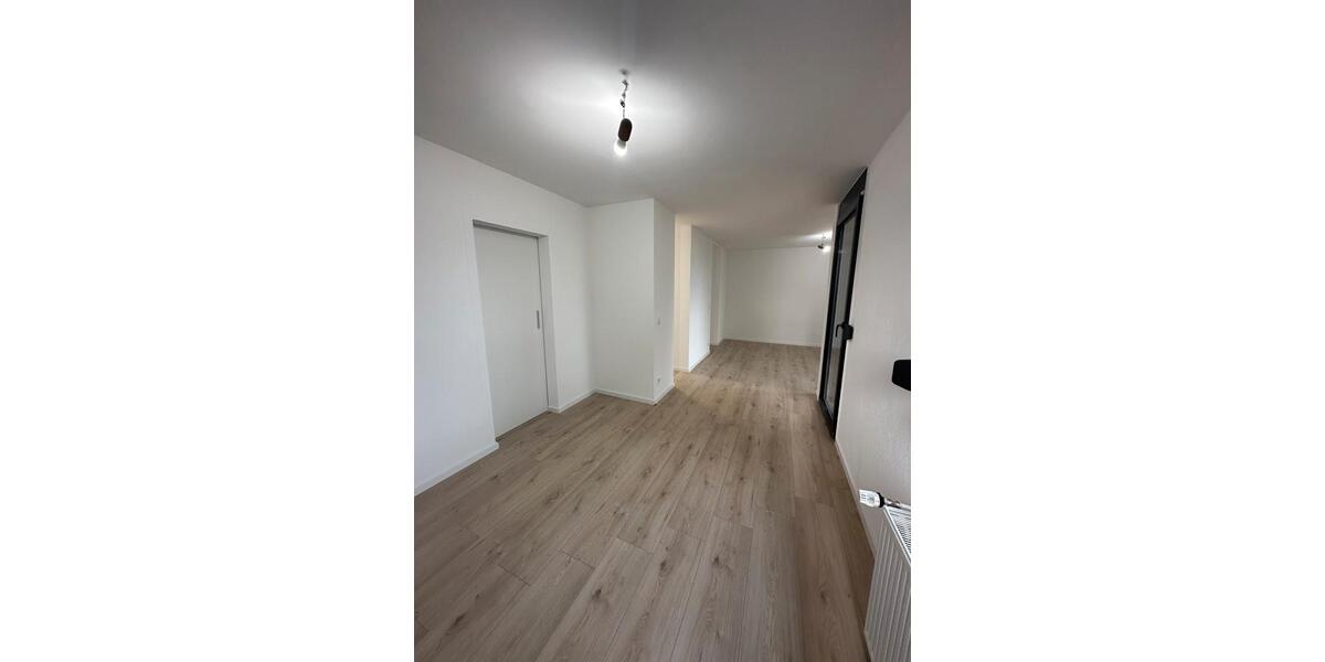 Erdgeschoßwohnung Esslingen am Neckar Brühl - 2.5 Zimmer, 64 m&sup2;, 1.250&euro; | Angebot:25757517