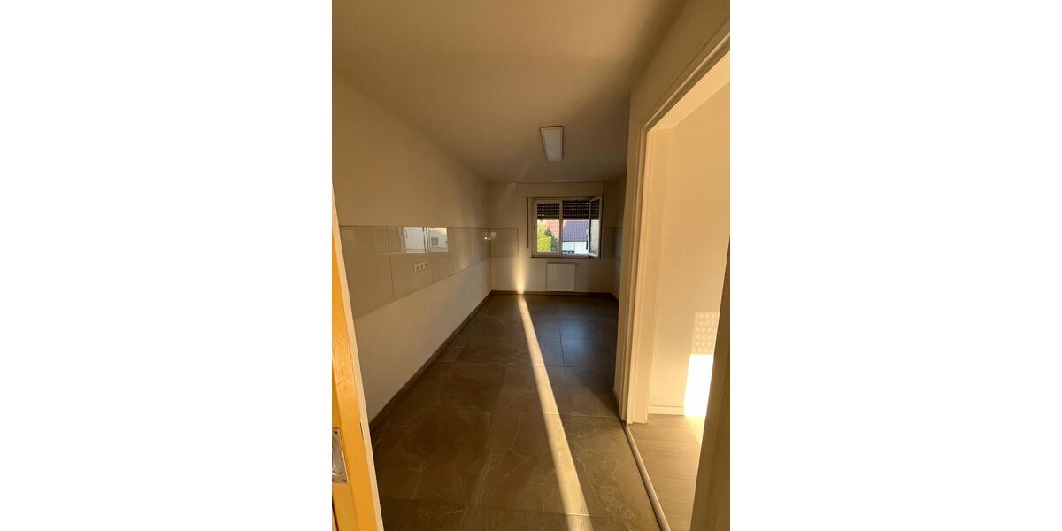 Etagenwohnung Baltmannsweiler - 4 Zimmer, 87 m&sup2;, 1.200&euro; | Angebot:25902091