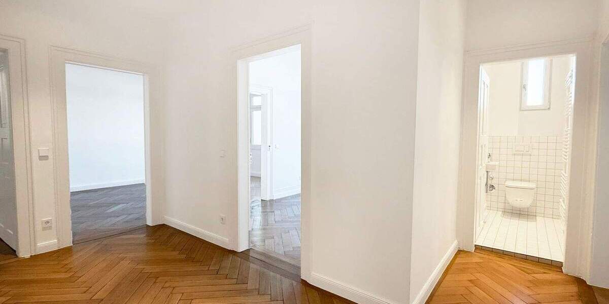 Etagenwohnung Stuttgart West - 5 Zimmer, 140 m&sup2;, 2.450&euro; | Angebot:25837745