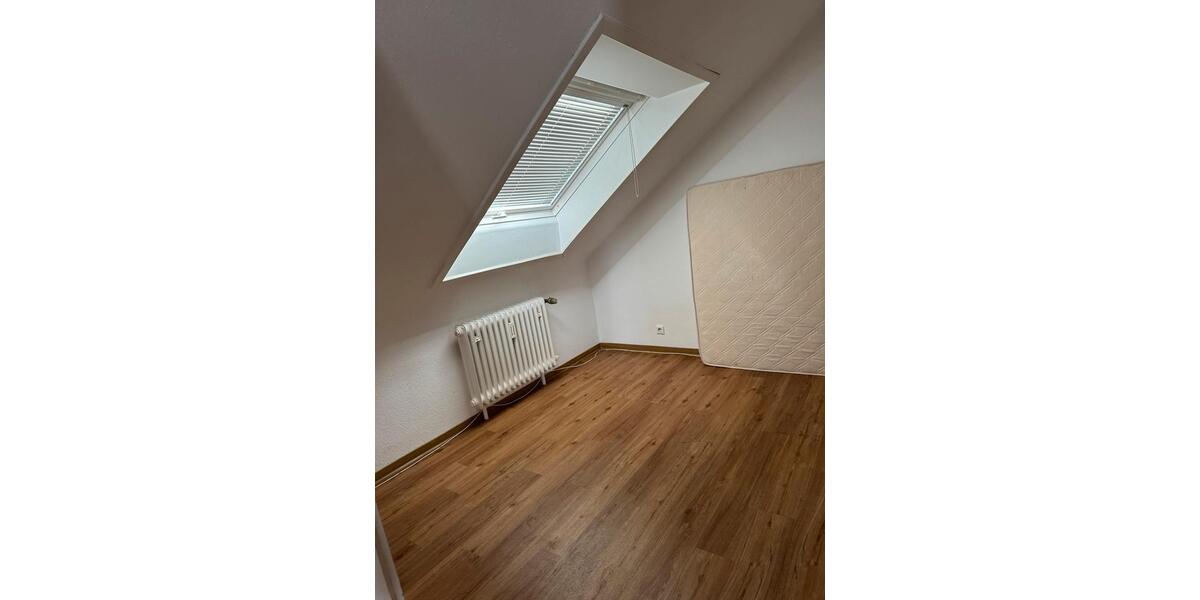 Dachgeschoßwohnung Stuttgart Feuerbach - 1 Zimmer, 29 m&sup2;, 1.000&euro; | Angebot:25881358
