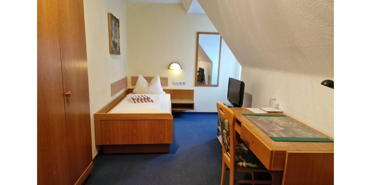 Etagenwohnung Stuttgart Luginsland - 1 Zimmer, 15 m&sup2;, 720&euro; | Angebot:25267868