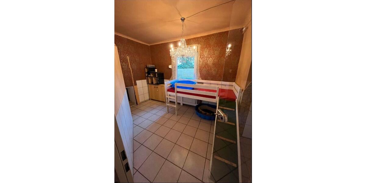 Einfamilienhaus Stuttgart Mühlhausen - 7 Zimmer, 126 m&sup2;, 3.200&euro; | Angebot:25291421