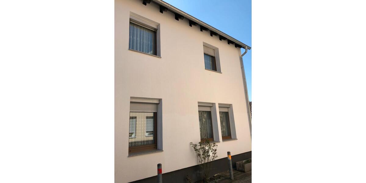 Dachgeschoßwohnung Kirchheim unter Teck - 4.5 Zimmer, 120 m&sup2;, 265.000&euro; | Angebot:23394841