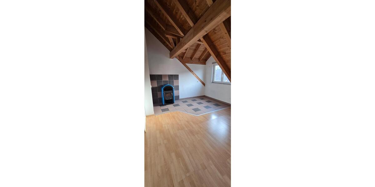 Dachgeschoßwohnung Wernau (Neckar) - 3 Zimmer, 58 m&sup2;, 900&euro; | Angebot:25376689