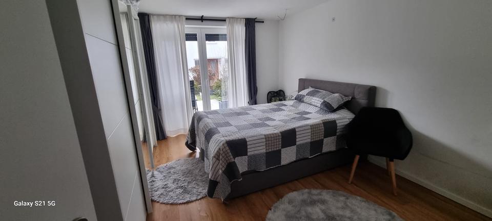 Terrassenwohnung Leonberg - 3 Zimmer, 95 m&sup2;, 1.580&euro; | Angebot:23838815