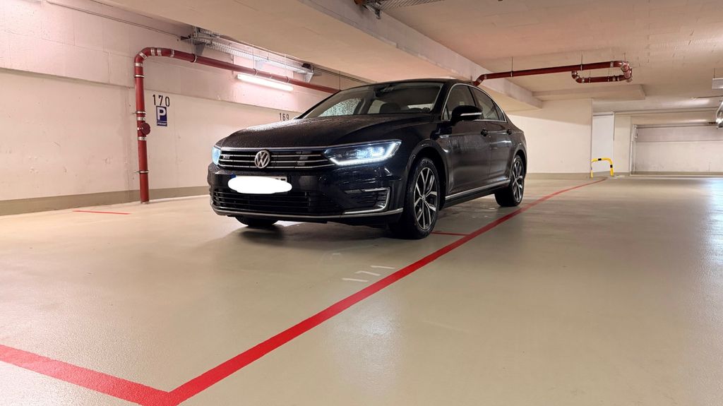 VW Passat 113.000 km 15.100 &euro; Ostfildern 73760
