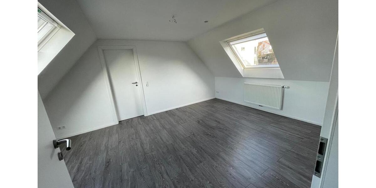 Dachgeschoßwohnung Stuttgart Bad Cannstatt - 2 Zimmer, 46 m&sup2;, 900&euro; | Angebot:24919549