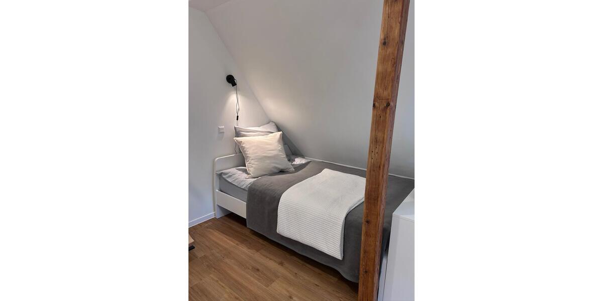 Dachgeschoßwohnung Stuttgart Stuttgart-Nord - 2 Zimmer, 46 m&sup2;, 1.290&euro; | Angebot:25917318