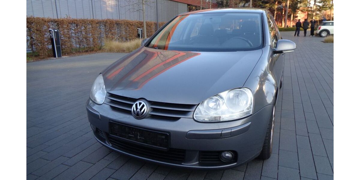 VW Golf 197.000 km 2.290 &euro; Stuttgart 70469