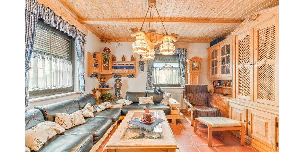 Mehrfamilienhaus, Wohnhaus Rechberghausen - 7 Zimmer, 151 m&sup2;, 350.000&euro; | Angebot:25726411