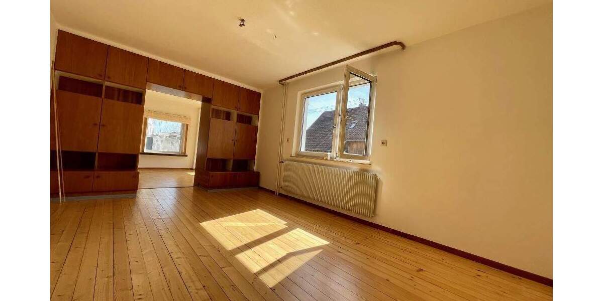 Doppelhaushälfte Renningen - 7 Zimmer, 155 m&sup2;, 2.200&euro; | Angebot:25898274