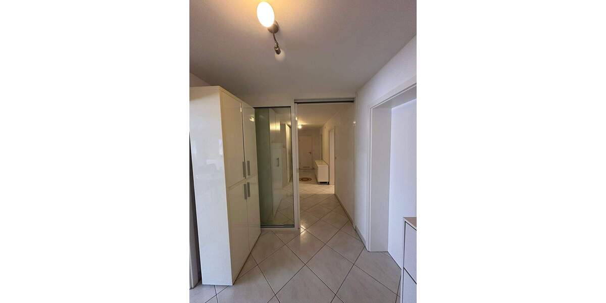 Etagenwohnung Esslingen am Neckar Zell - 4 Zimmer, 127 m&sup2;, 419.000&euro; | Angebot:25744894