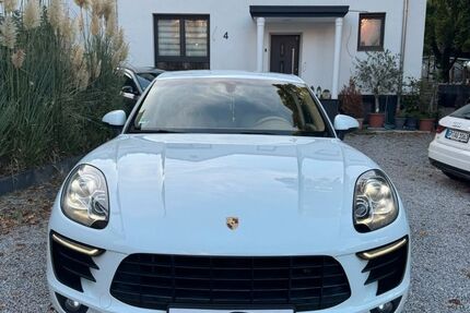 Porsche Macan 251.500 km 19.900 &euro; Stuttgart 70469