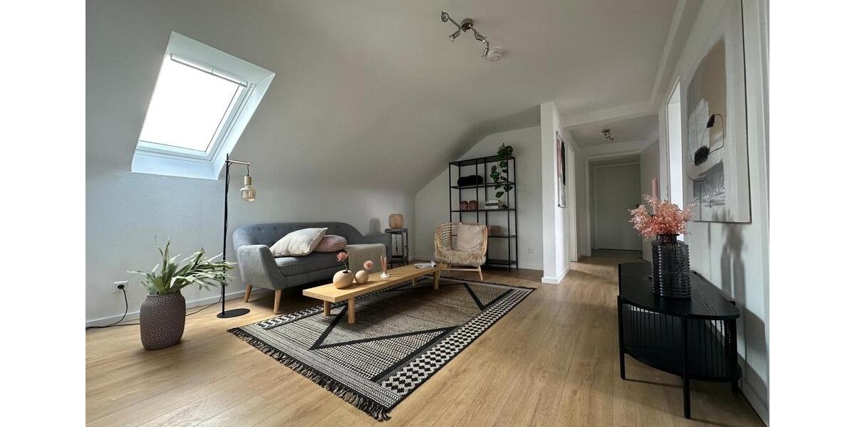 Dachgeschoßwohnung Stuttgart Zuffenhausen - 2.5 Zimmer, 52 m&sup2;, 970&euro; | Angebot:25936820