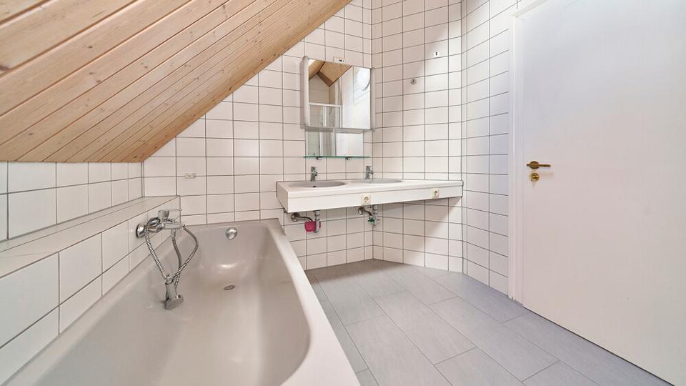 Dachgeschoßwohnung Bietigheim-Bissingen Bissingen - 3 Zimmer, 80 m&sup2;, 1.000&euro; | Angebot:25162024