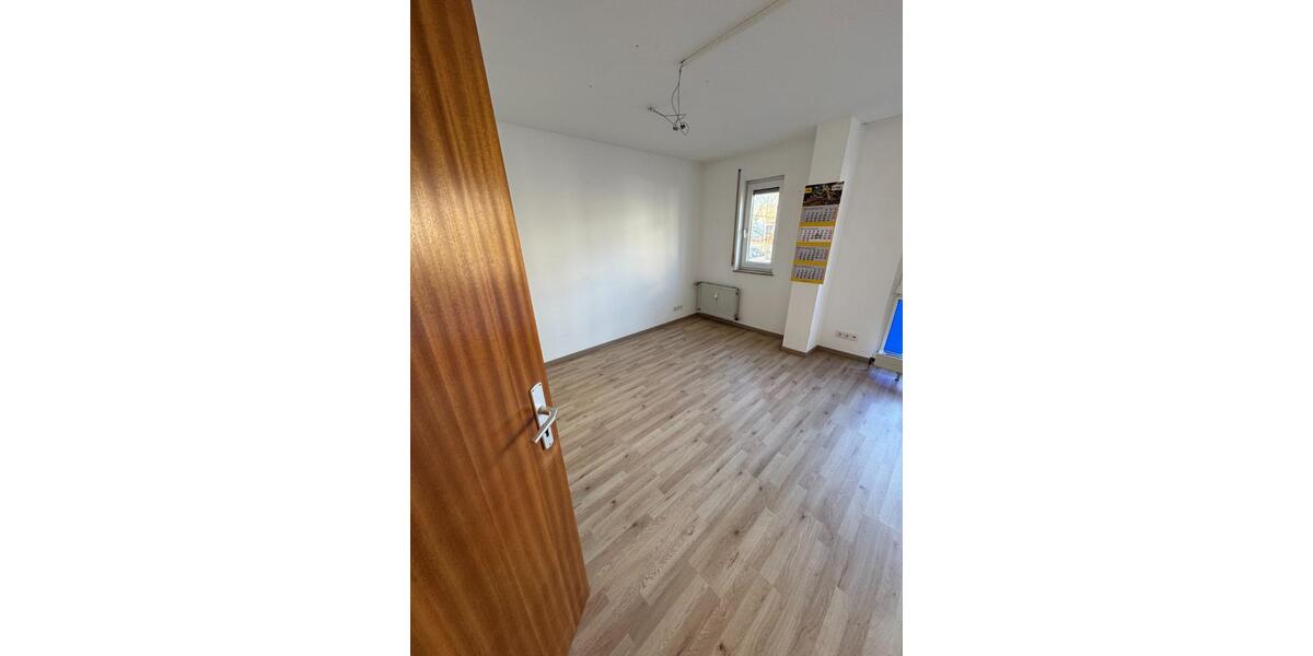 Etagenwohnung Esslingen am Neckar Oberesslingen - 6 Zimmer, 158 m&sup2;, 1.940&euro; | Angebot:25382946