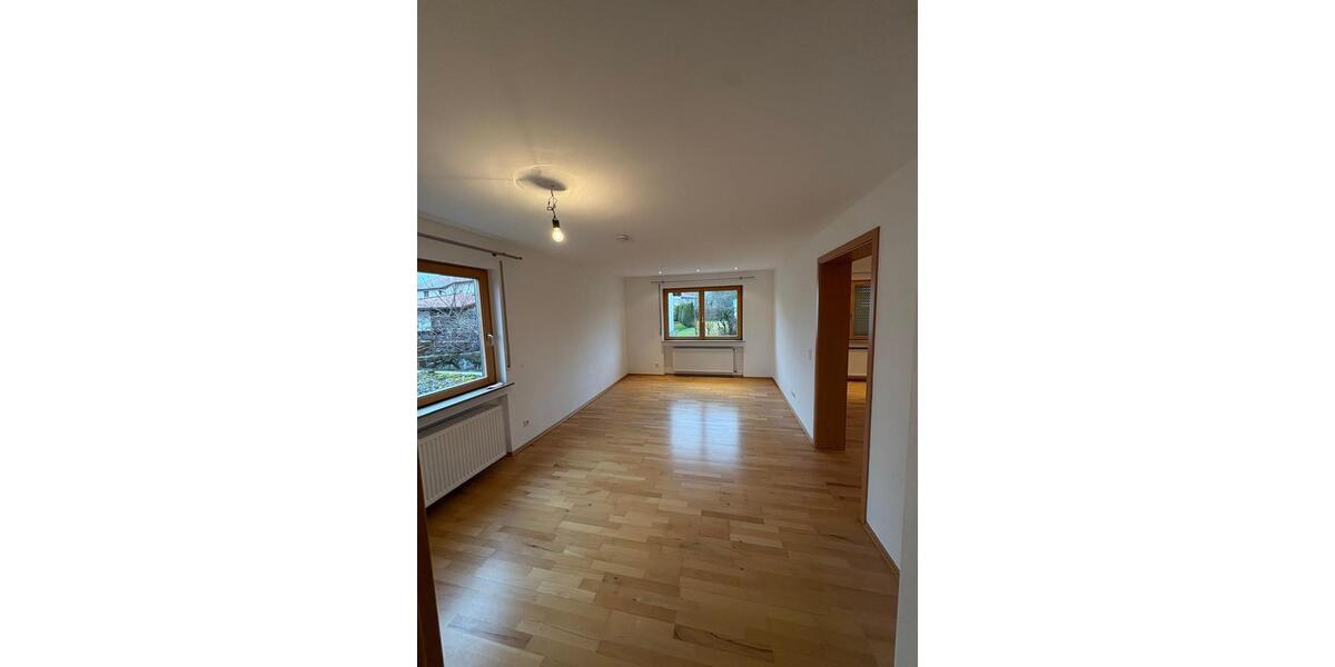 Erdgeschoßwohnung Adelberg - 3.5 Zimmer, 95 m&sup2;, 1.000&euro; | Angebot:25634567