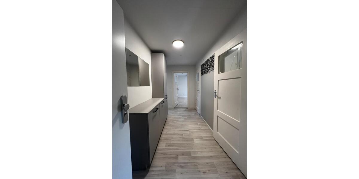 Dachgeschoßwohnung Fellbach - 20 Zimmer, 2 m&sup2;, 550&euro; | Angebot:25436771