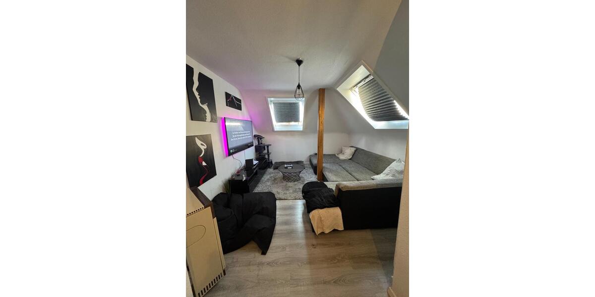 Dachgeschoßwohnung Stuttgart Stuttgart-Süd - 3.5 Zimmer, 75 m&sup2;, 1.090&euro; | Angebot:25896088