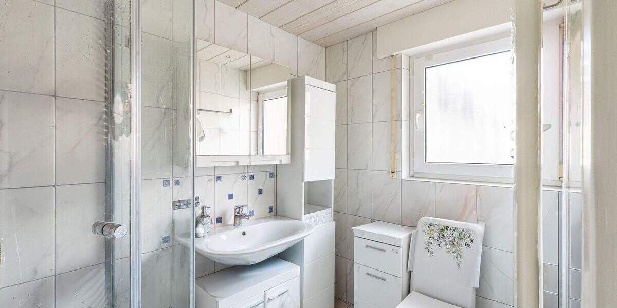 Etagenwohnung Fellbach Schmiden - 3 Zimmer, 93 m&sup2;, 325.000&euro; | Angebot:25698016