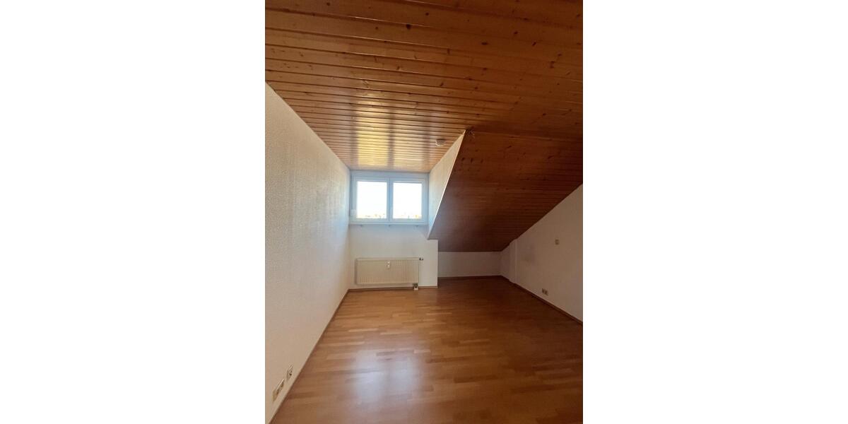 Dachgeschoßwohnung Waiblingen Bittenfeld - 4 Zimmer, 90 m&sup2;, 1.300&euro; | Angebot:26248491