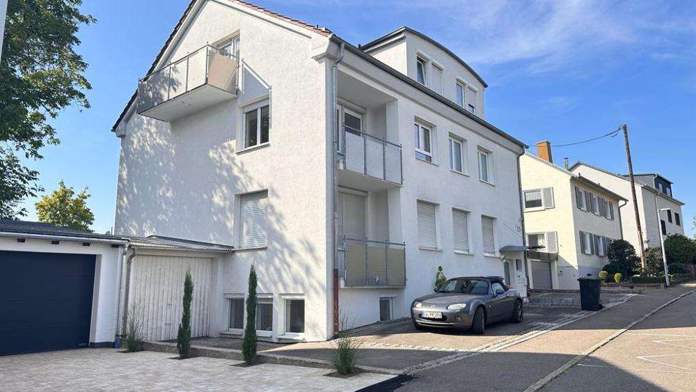Etagenwohnung Böblingen - 3 Zimmer, 95 m&sup2;, 2.100&euro; | Angebot:24981792