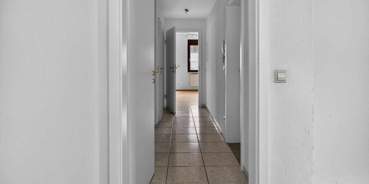 Mehrfamilienhaus in Stuttgart-Zuffenhausen - Mehrfamilienhaus, Wohnhaus Stuttgart Zuffenhausen | Angebot:25201617