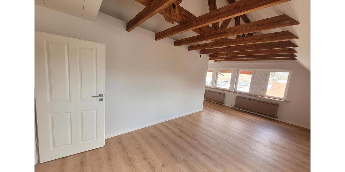Dachgeschoßwohnung Winterbach - 4 Zimmer, 142 m&sup2;, 1.500&euro; | Angebot:25963187