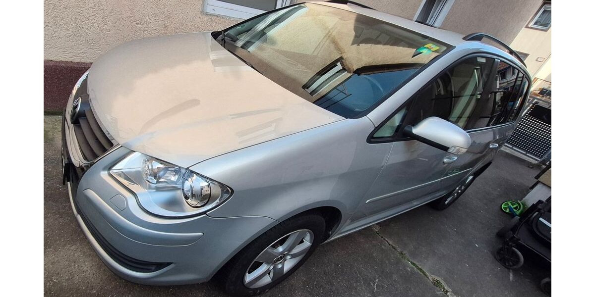 VW Touran 186.000 km 5.100 &euro; Stuttgart 70469